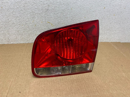 2004-2007 Volkswagen Touareg Right Passenger Rh Side Inner Tail Light Oem O66960