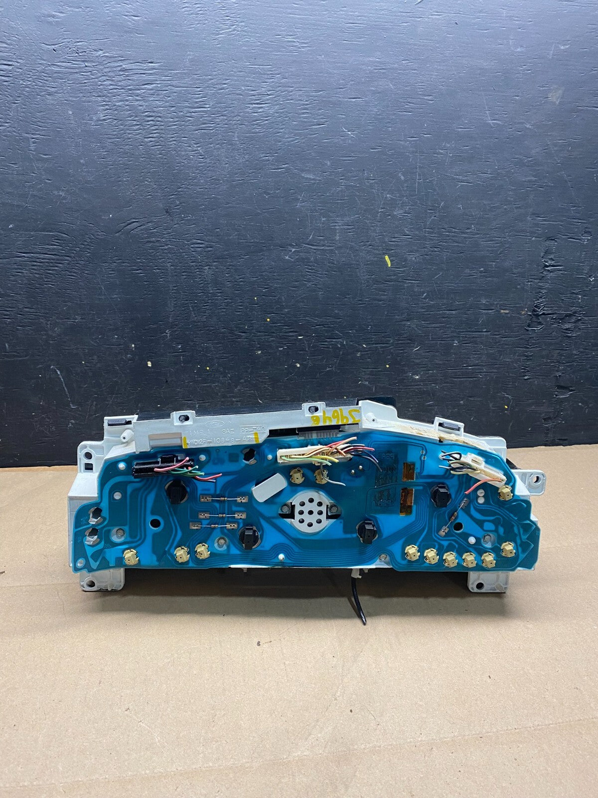 2001 - 2002 Ford Econoline E250 E350 Van Speedometer Instrument Cluster J9646 PS7