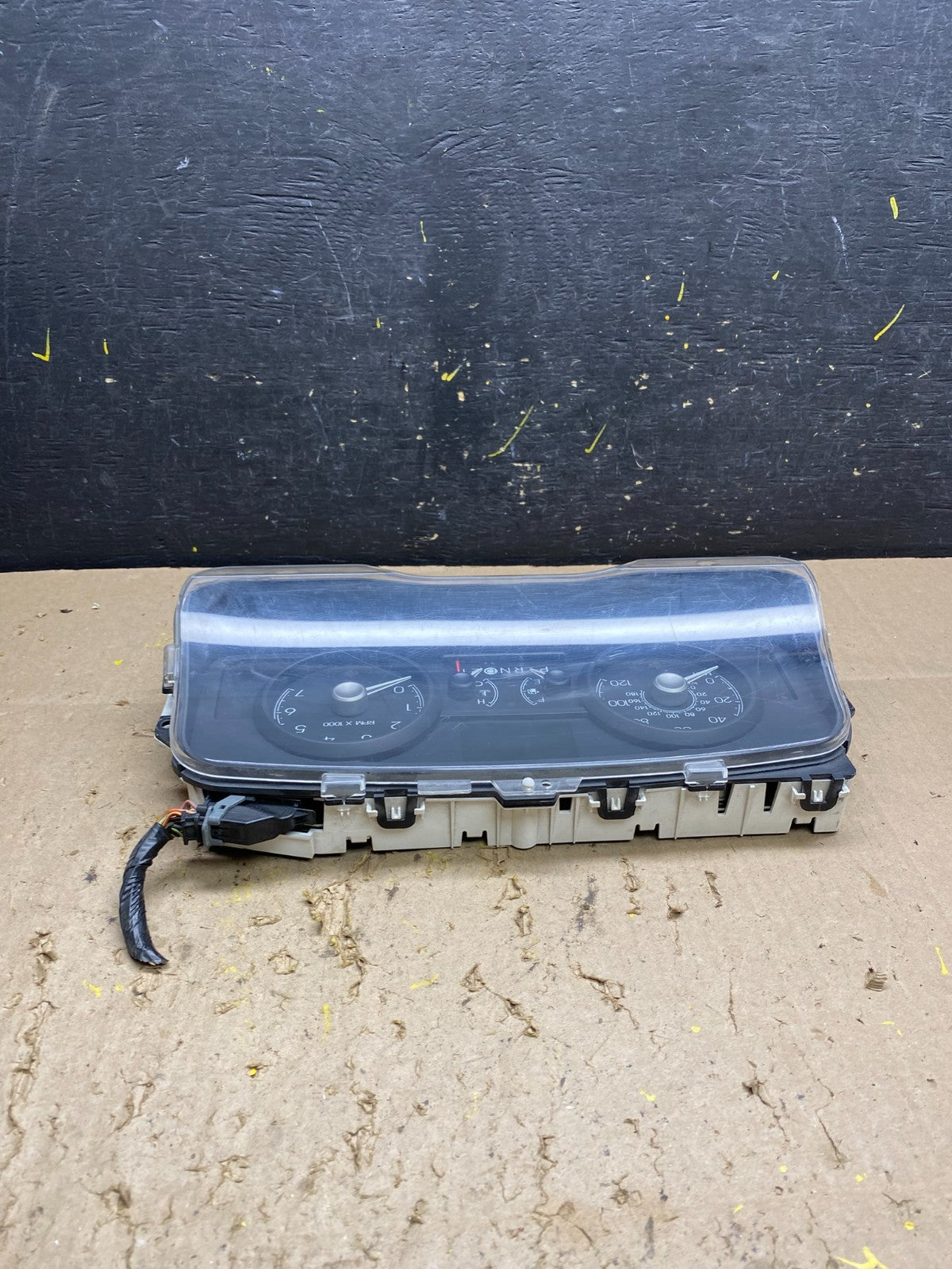 2009 to 2011 Lincoln Town Car Speedometer Cluster Gauge u5588 DG4