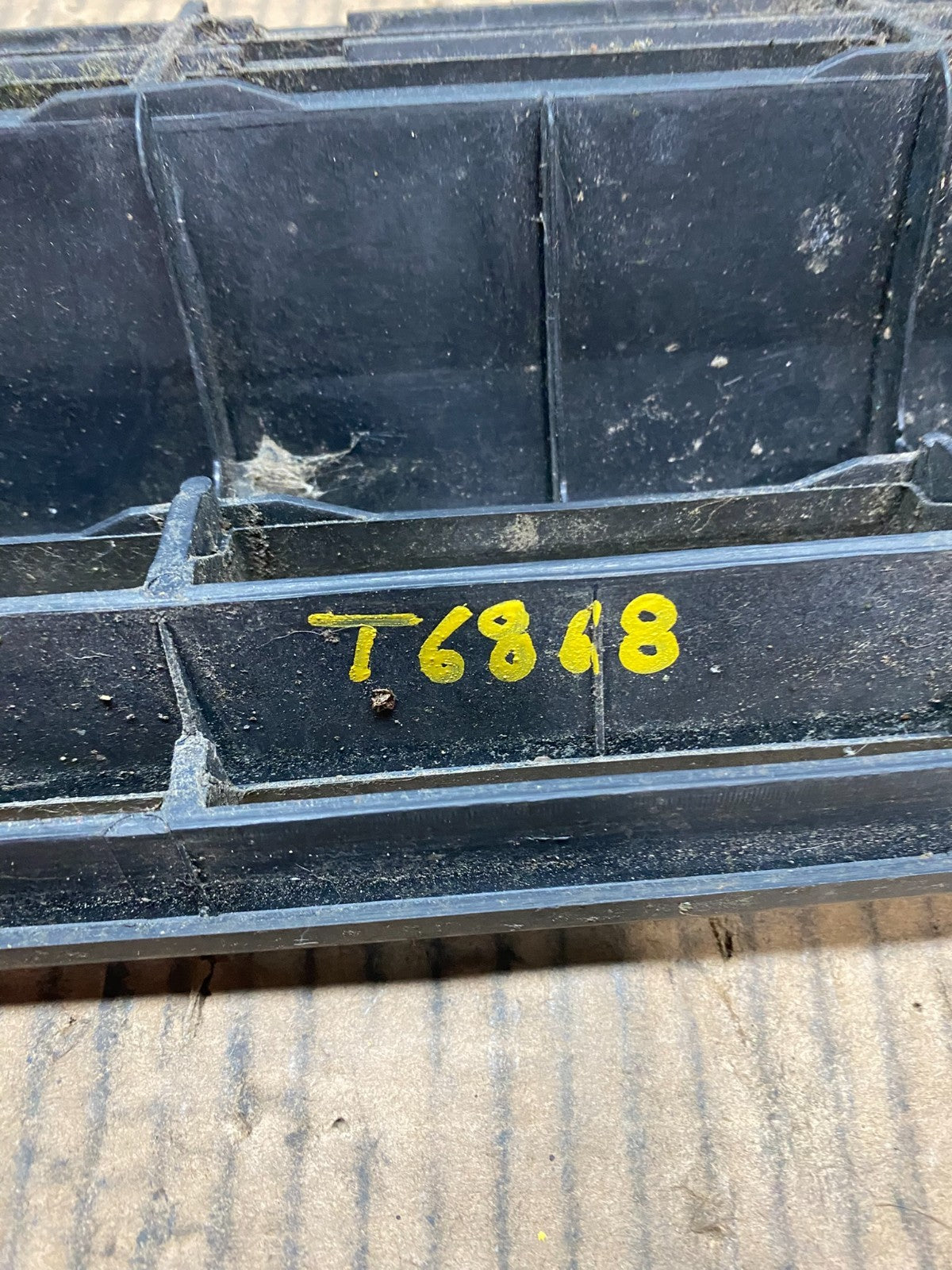1983 to 1986 Toyota Tercel Front Upper Grill Grille T6868 DG11