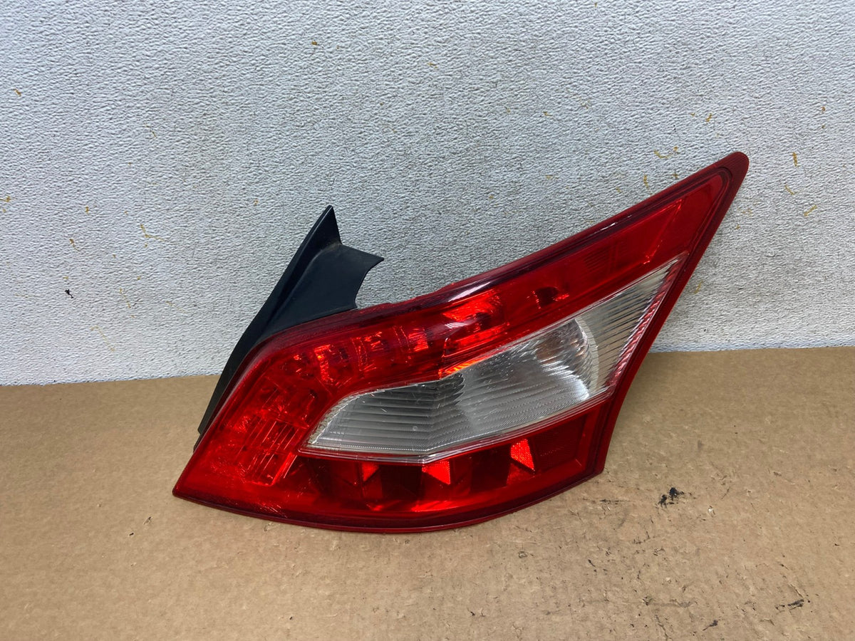 2009 2010 2011 Nissan Maxima Right Passenger RH Side Tail light AI3559 LK0