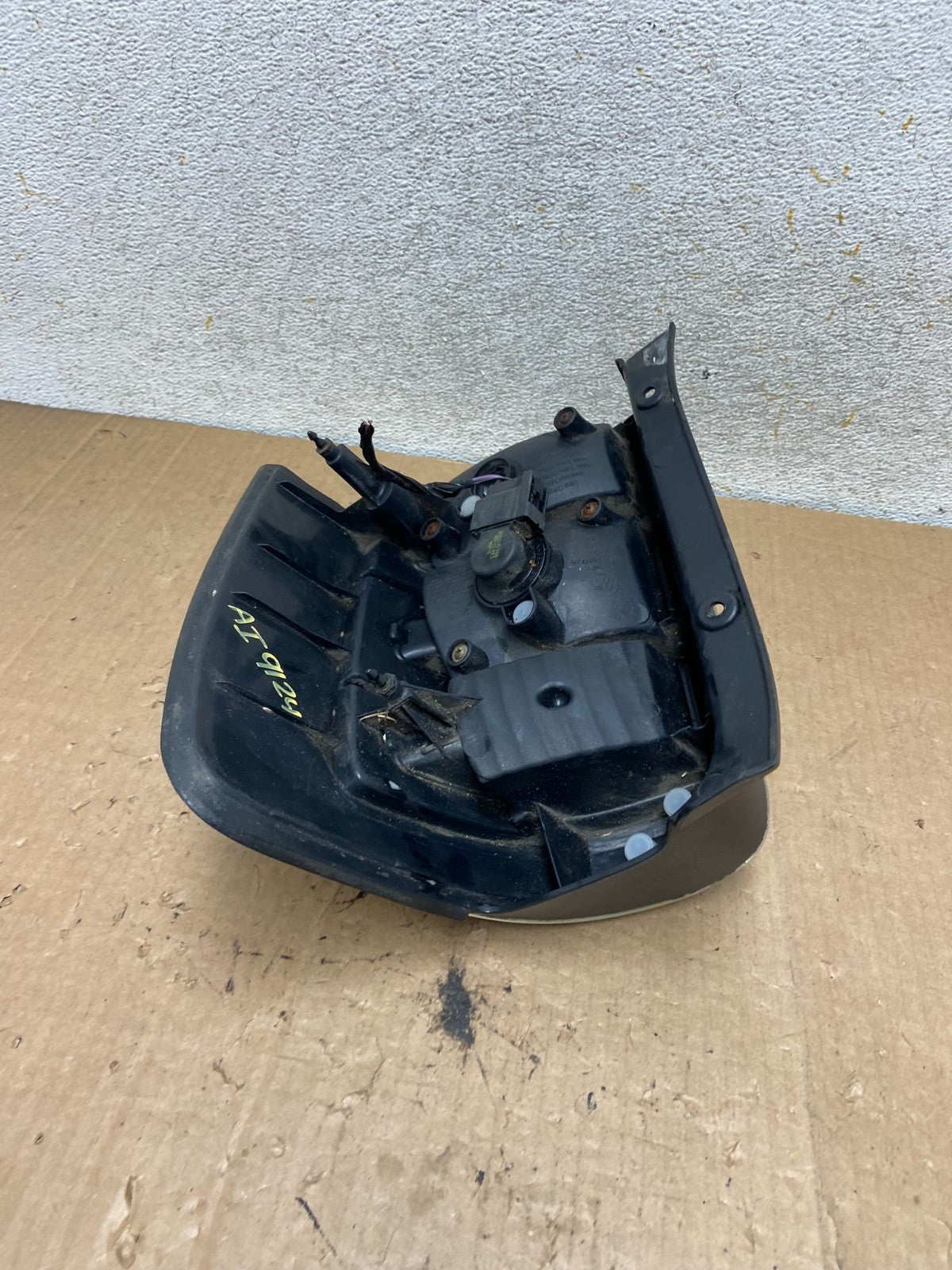 2008 2009 2010 2011 Mercury Mariner Left Driver Lh Side Tail Light AI9124 LK6