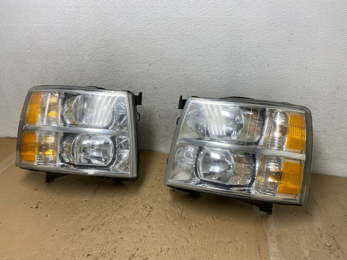 2007 to 2014 Chevrolet Silverado Left+Right Side Black Headlights AH2881 DW2