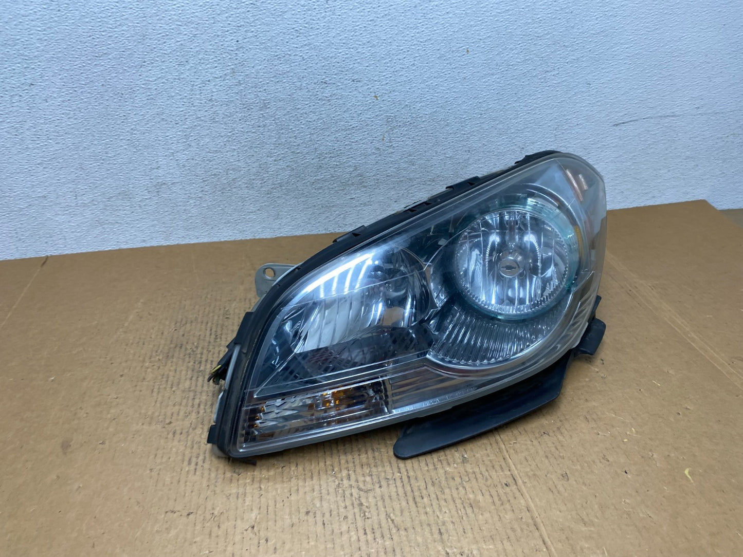 2008 to 2012 Chevrolet Malibu Left Driver LH Side Headlight AE1179 DW2