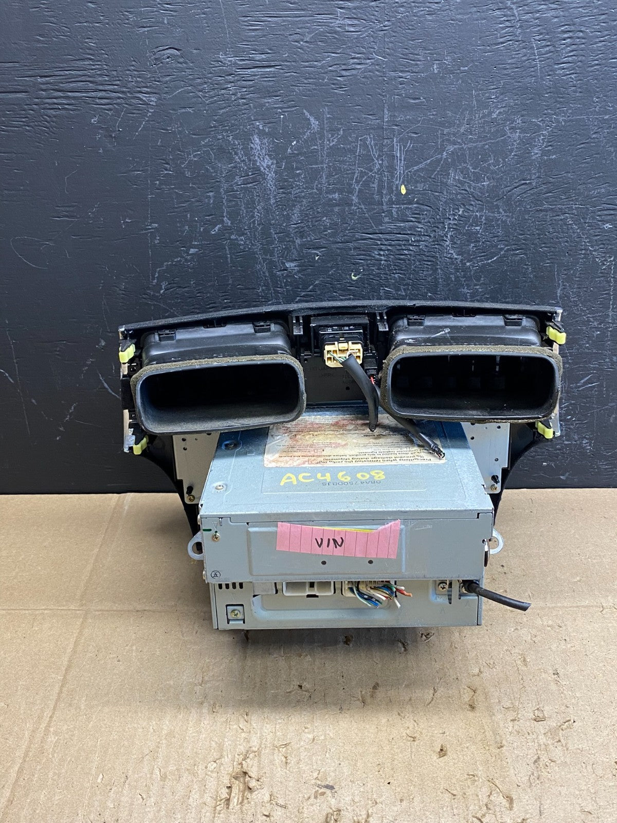 2004 to 2006 Lexus ES330 Es300 Radio Receiver Tape CD Air Vent AC4608 DG3