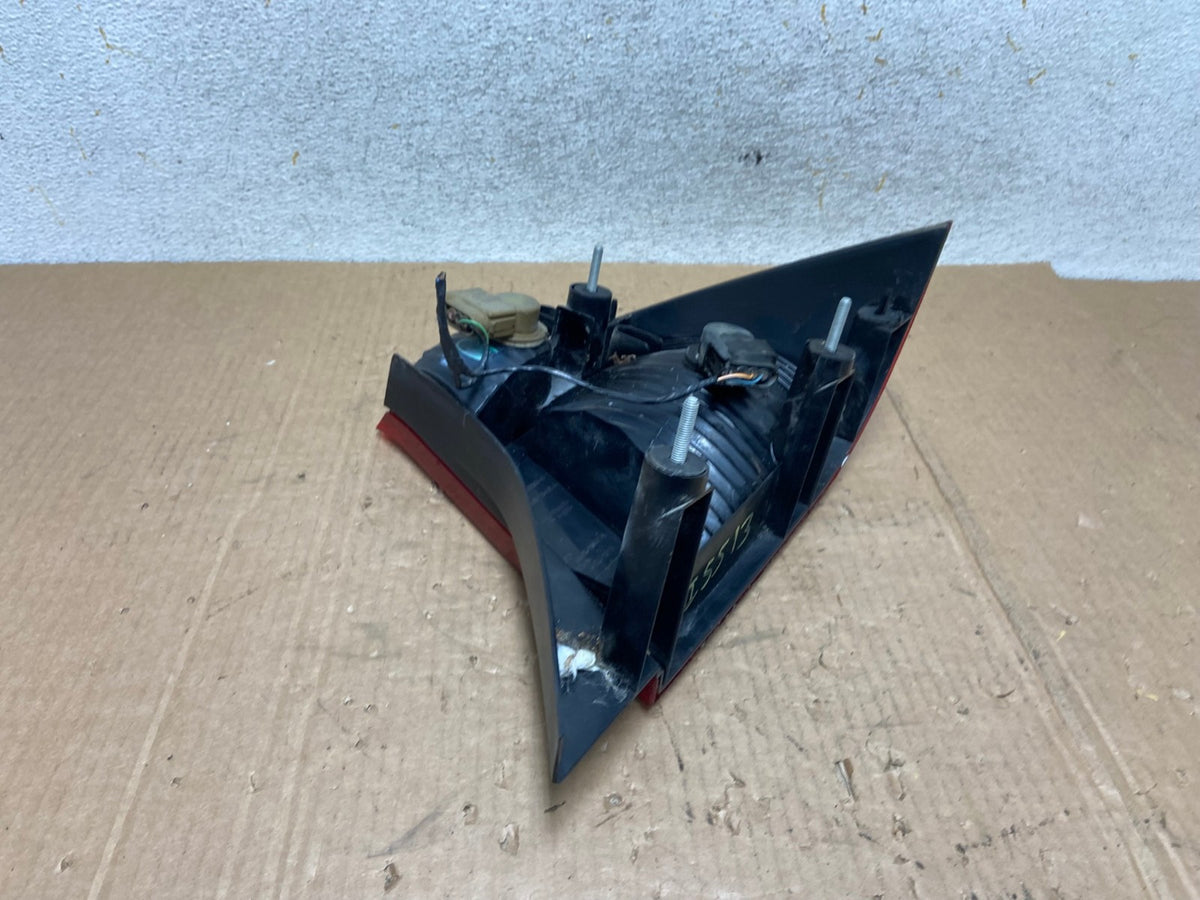 2005 2006 2007 Ford Focus Sedan Left Driver Side Tail Light AI5513 LK4