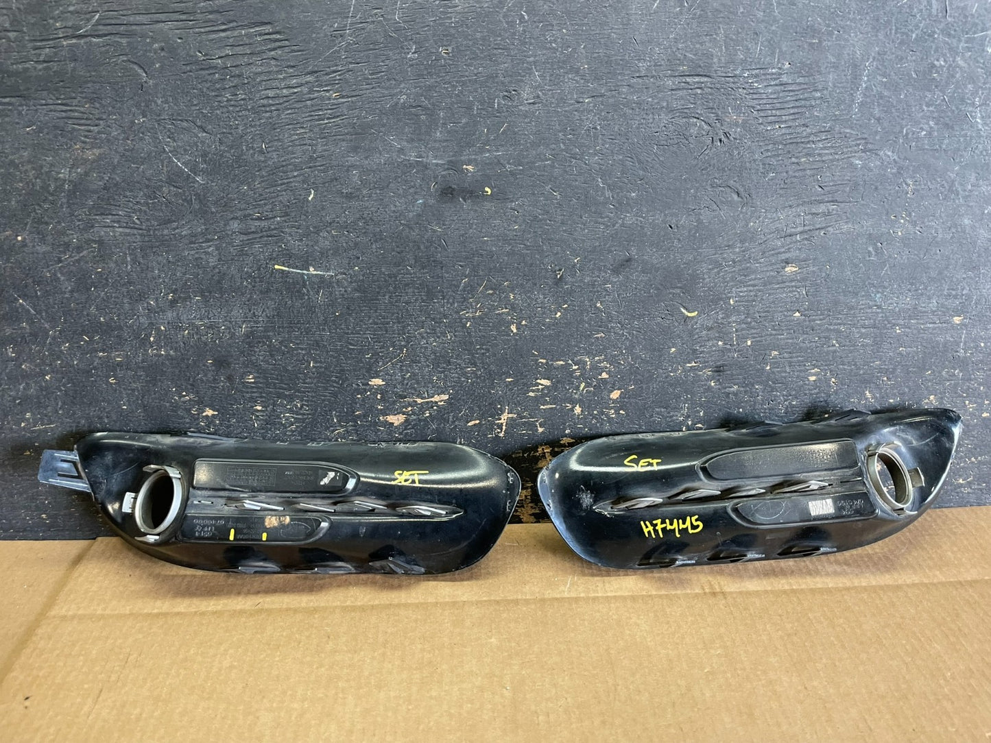 2013 to 2016 Dodge Dart Left+Right Side Fog Lights Bezel AA8987 DG10