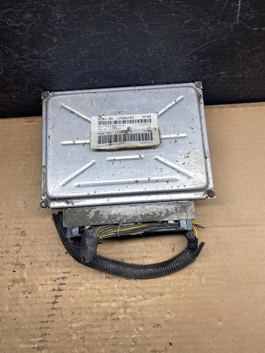 2004 GMC Envoy Silverado Engine Computer ECU ECM Module AD9403 DG0