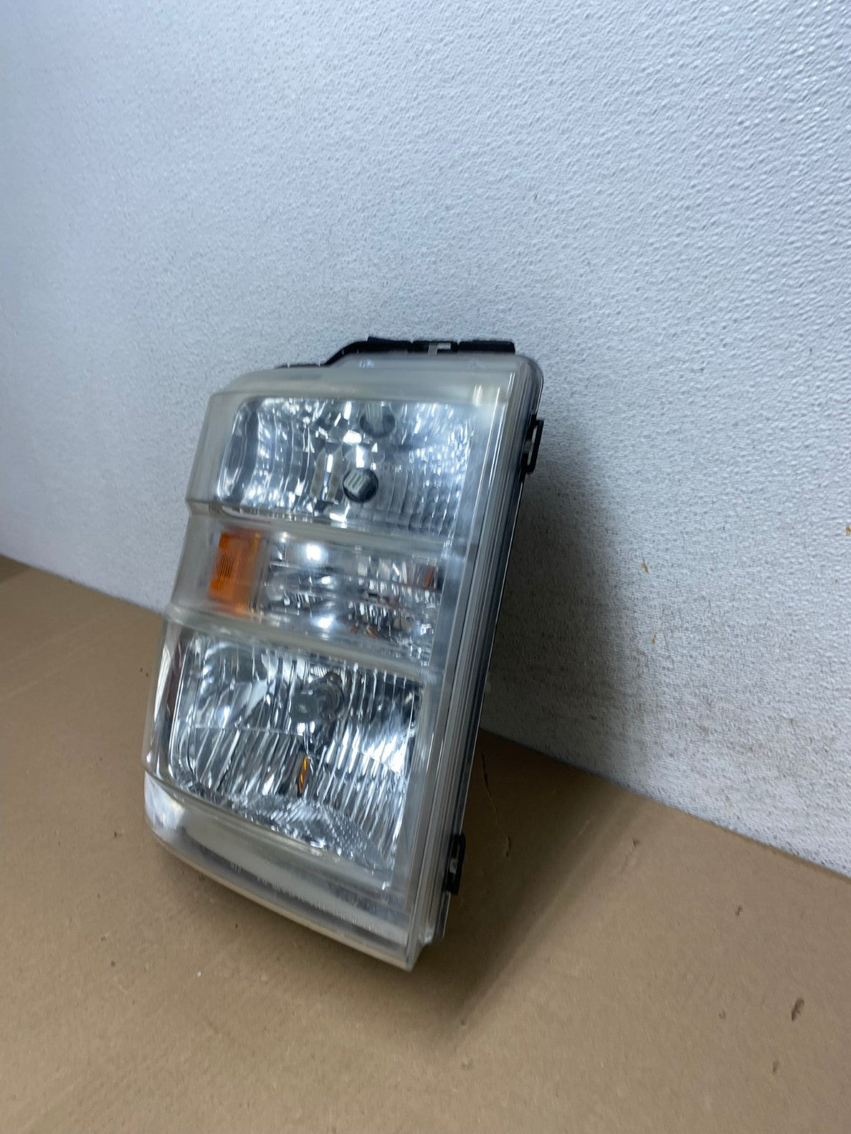 2008-2014 Ford Econoline E150 E250 E350 Right Passenger Headlight AF3031 LK1