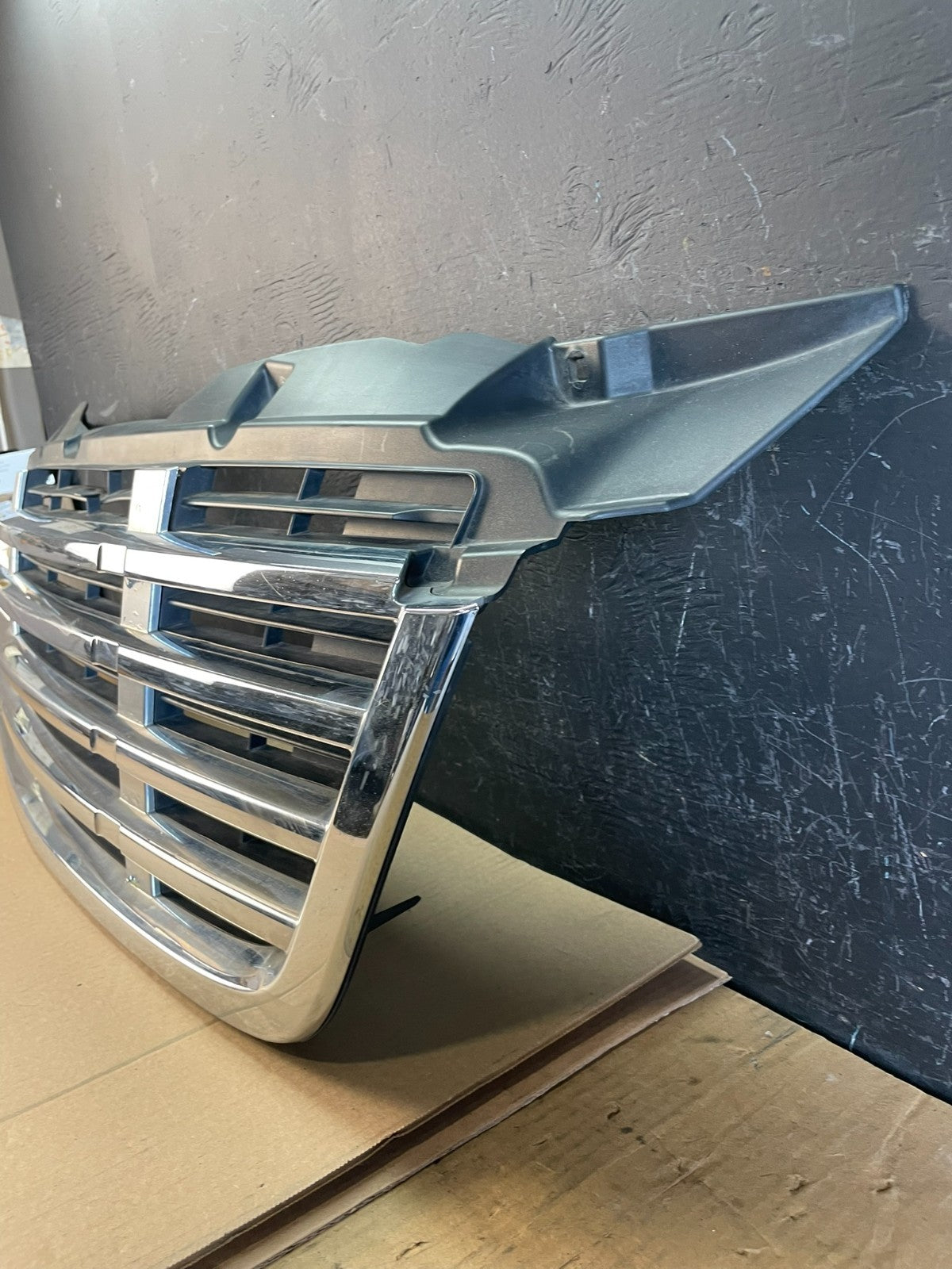 2009 to 2011 Freightliner Sprinter Front Upper Chrome Grill Grille AC2215 DG1