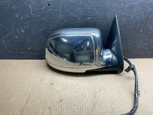 2003 - 2006 Chevrolet Silverado Suburban Right Turn Signal Door Mirror  P4496 DG0