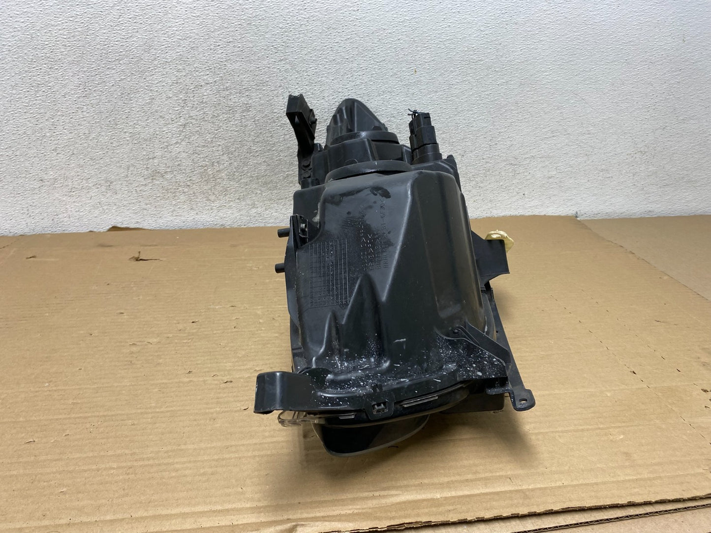 2013 to 2016 Ford Fusion Right Passenger Rh Side Headlight AG8121 DW7