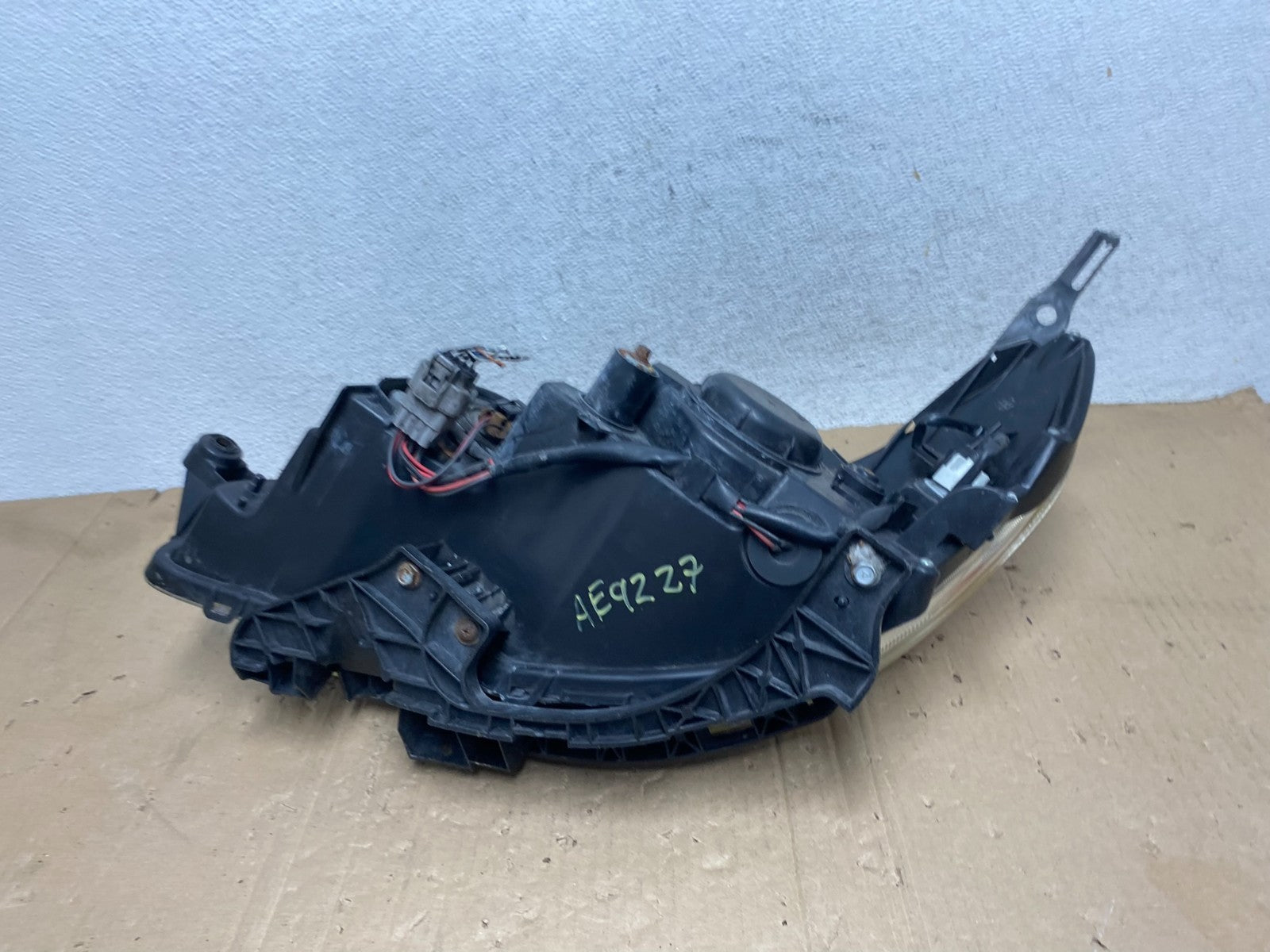 2009 - 2013 Subaru Forester Right Passenger Side Halogen Headlight AE9227 DW7