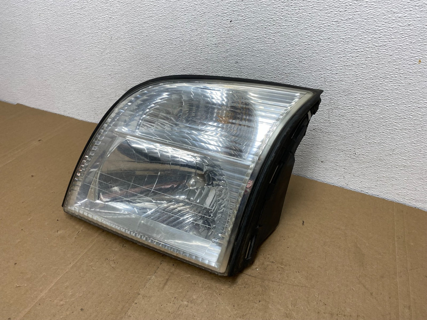 2002-2005 Mercury Mountaineer Left Driver Lh Side Halogen Headlight AC5771 DW1