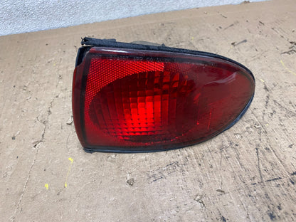 2000 to 2002 Chevrolet Cavalier Right Passenger Side Tail Light S1888 DW0