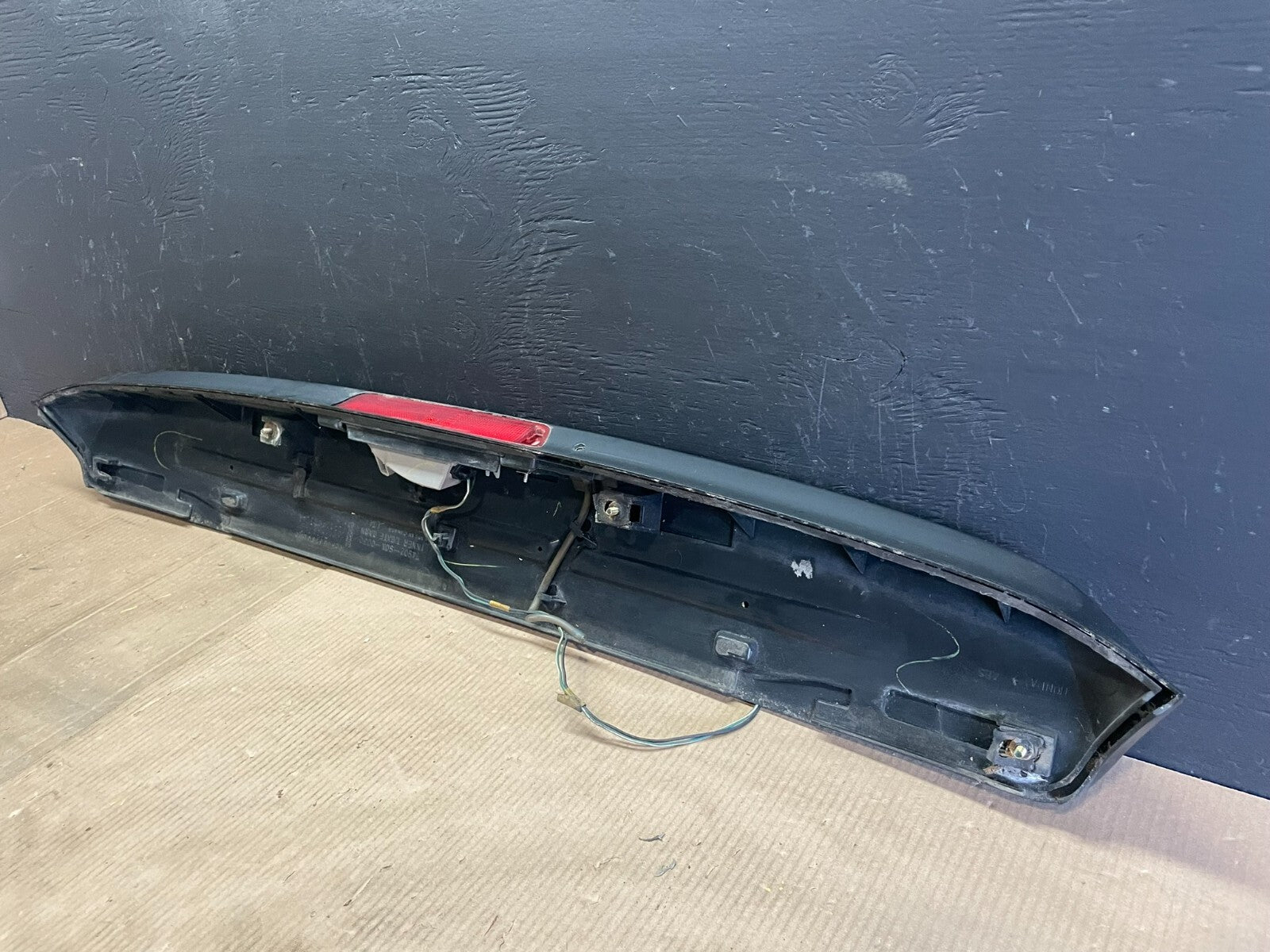 1999 to 2004 Honda Odyssey Rear Trunk Spoiler Gate Oem D5165 DG7