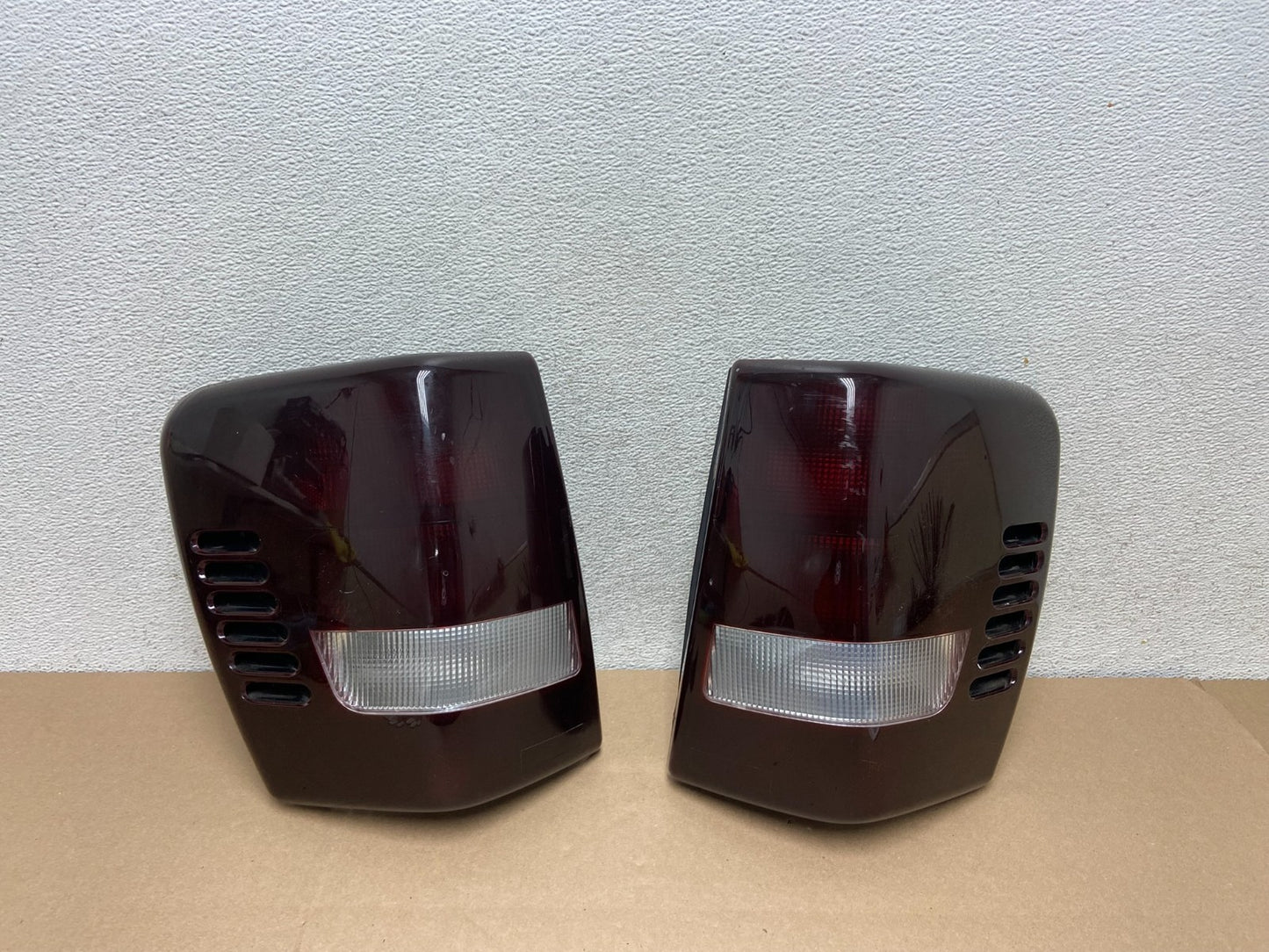 1999 - 2004 Jeep Grand Cherokee WJ Left+Right Side Set Tail Lights AG6576 DW0