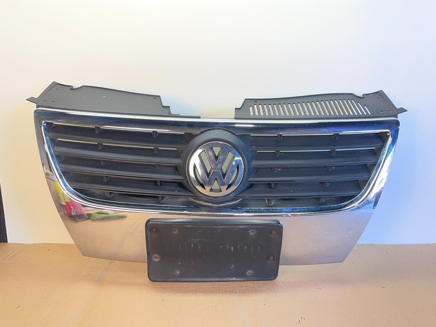 2006 to 2010 Volkswagen Passat Front Upper Grill Grille AG3086 DG0