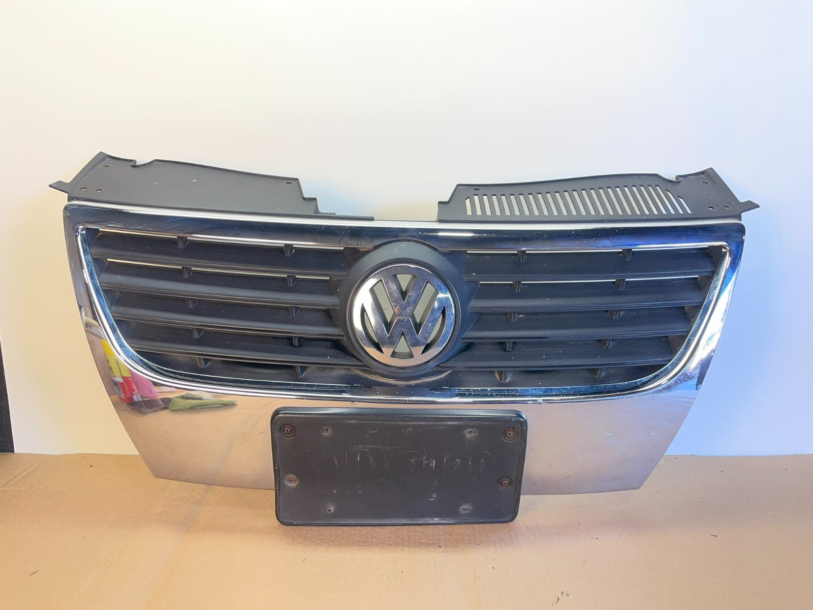 2006 to 2010 Volkswagen Passat Front Upper Grill Grille AG3086 DG0