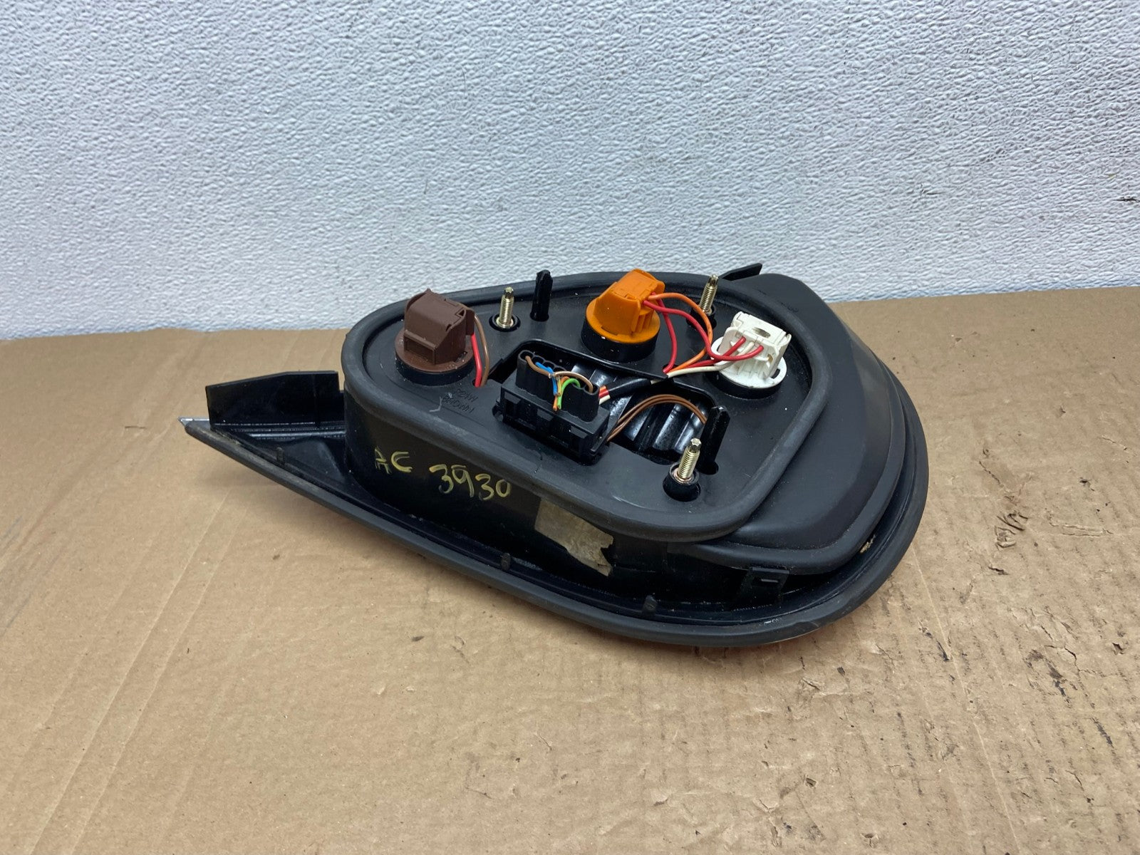 2004 to 2006 Jaguar XJ8 Left Driver LH Side Tail Light AC3930 LK5