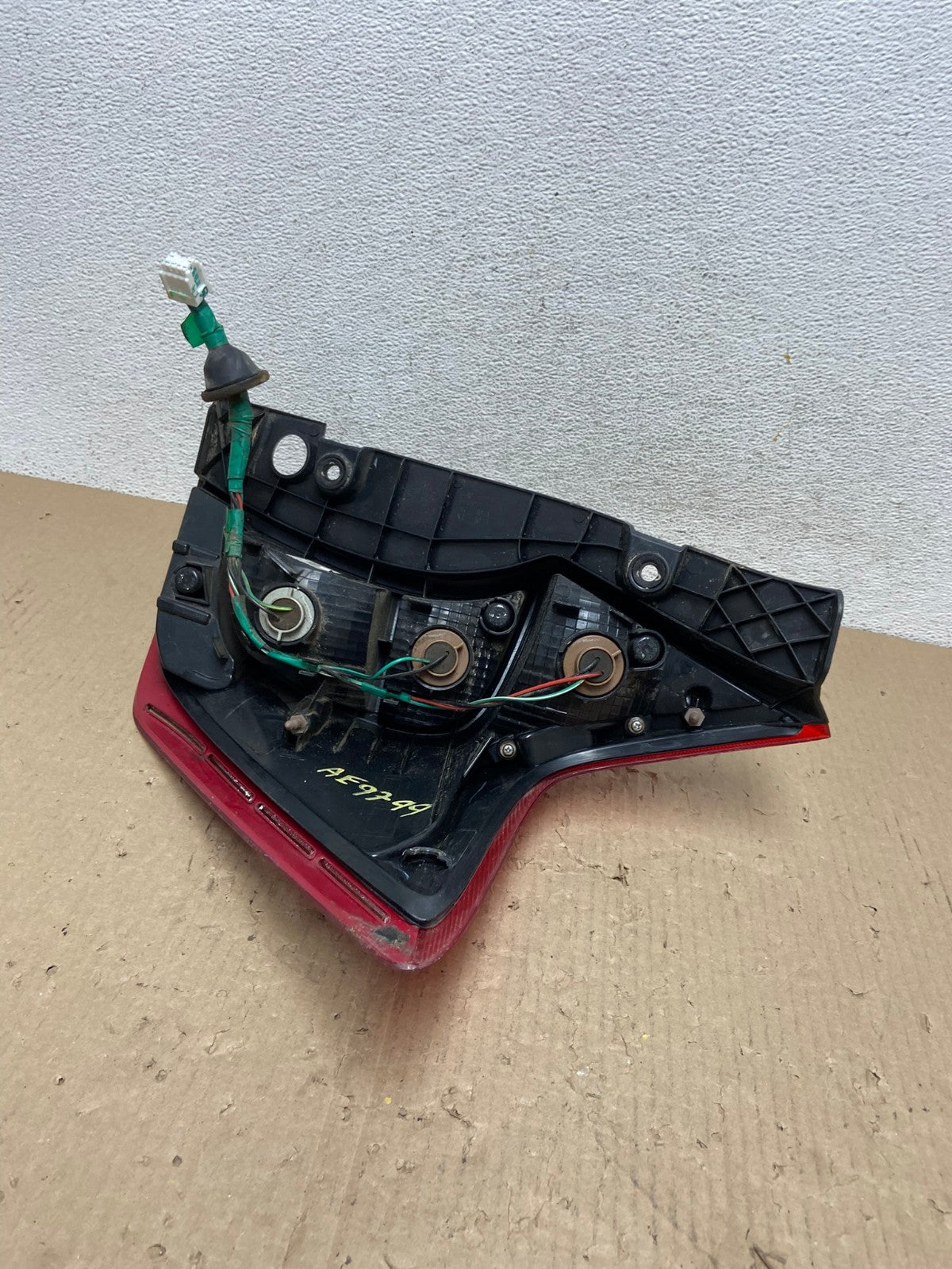 2014 - 2019 Nissan Versa Note Hatchback Left Driver LH Tail Light AE9799 LK6