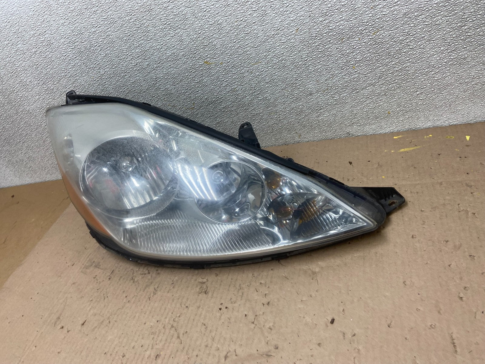 2006 to 2010 Toyota Sienna Right Passenger Rh Side Headlight Halogen AA1018 DW1