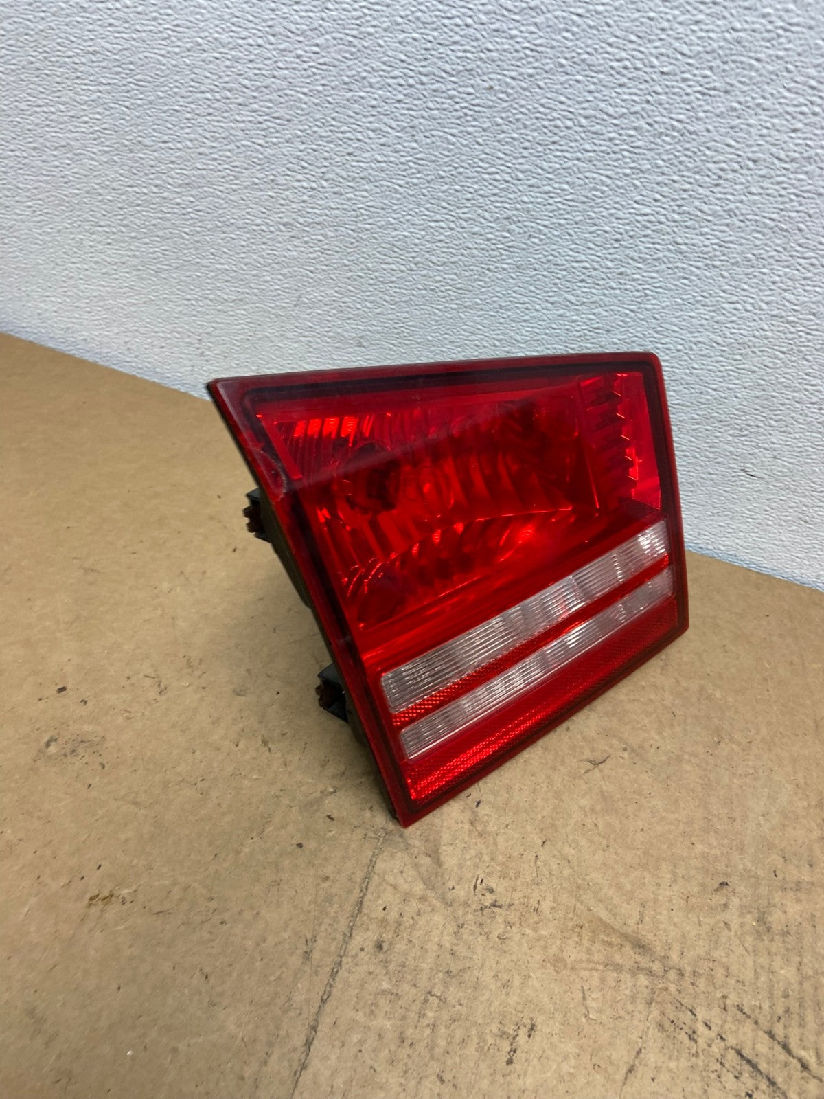 2009 2010 2011 Dodge Journey Left Driver Inner Trunk Lid Tail Light AC3092 LK2