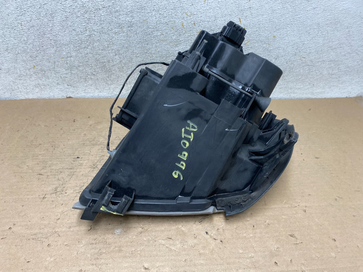 2004 to 2009 Cadillac SRX Left Driver Side Halogen Headlight AI0996 DW6