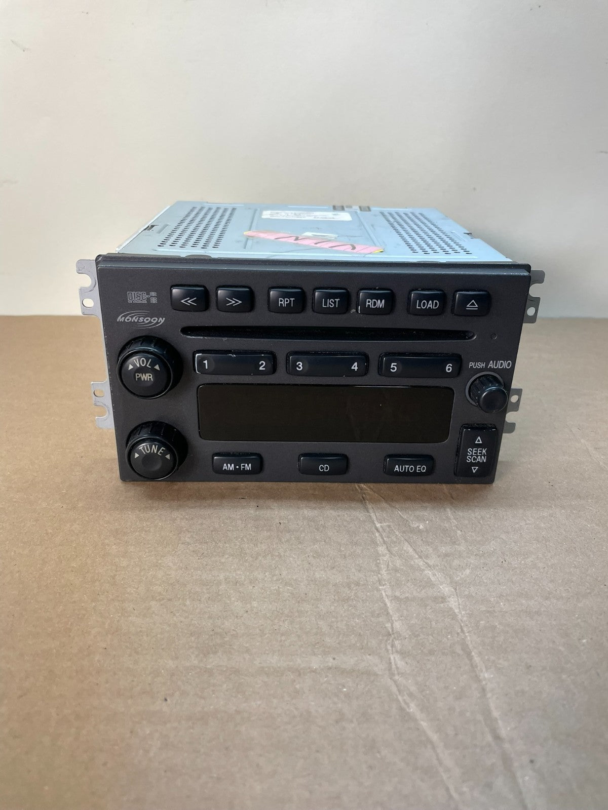 2003 to 2006 Hyundai Santa Fe AM/FM Radio CD Player AI0522 DG0