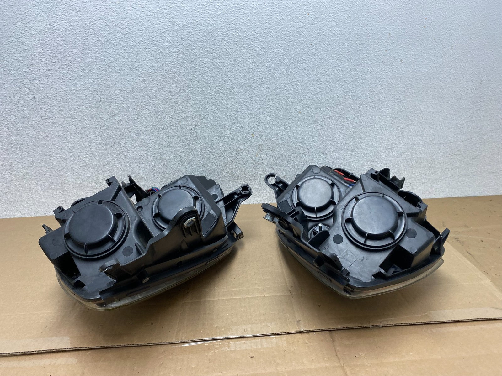 2007 to 2012 Gmc Acadia Halogen Headlights Left+Right Side AE4888 DW15