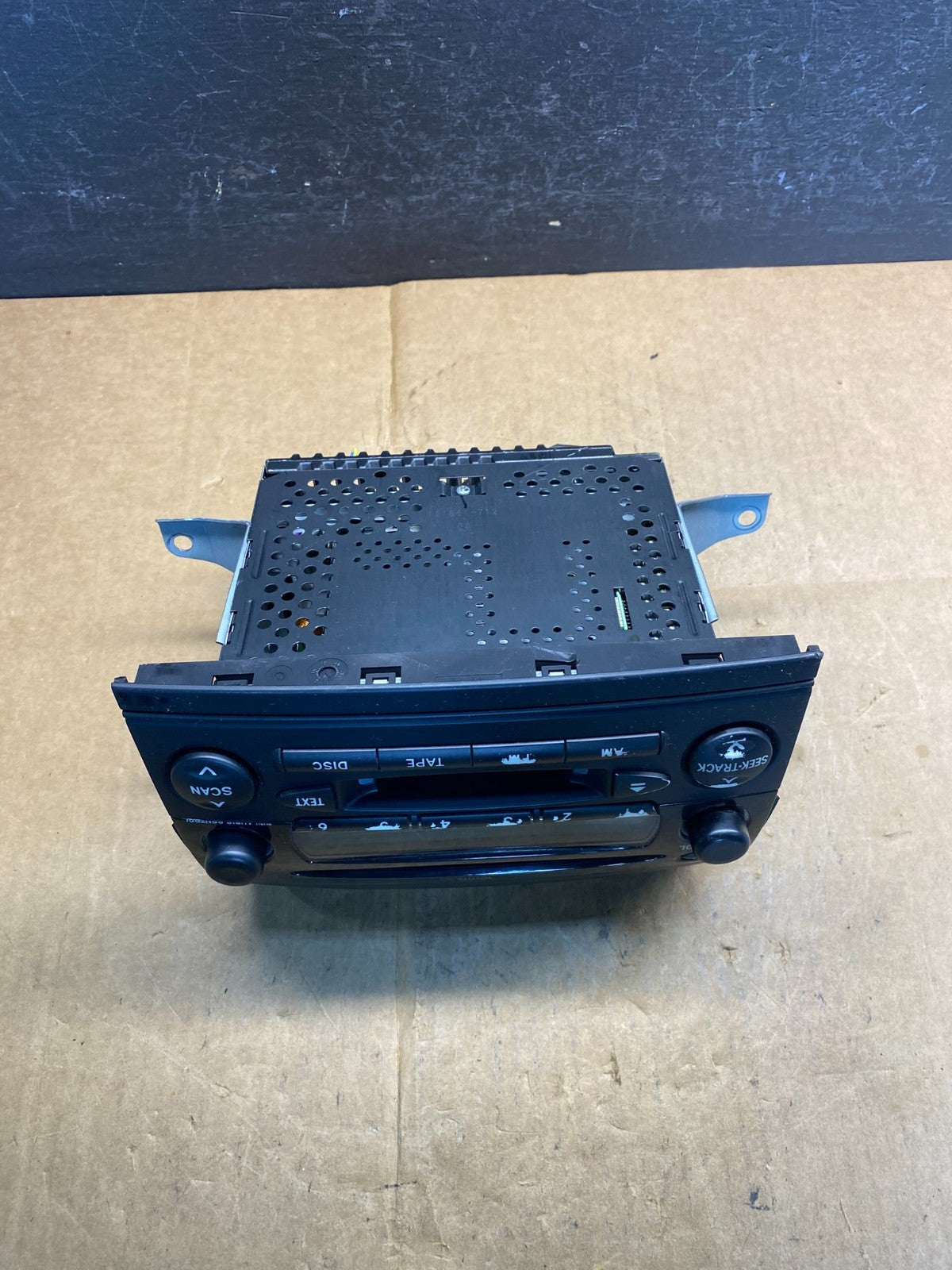 2004 to 2010 Toyota Sienna AM FM CD WMA Mp3 Radio Receiver AD3637 DG4