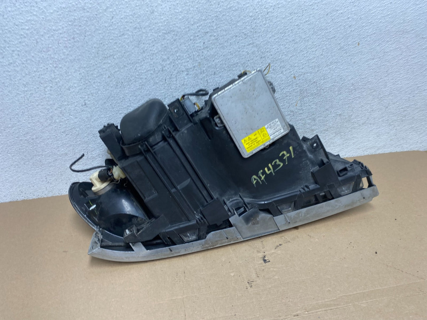 2002 to 2005 BMW 3 E46 Left Driver LH Side Xenon HID Headlight AF43717