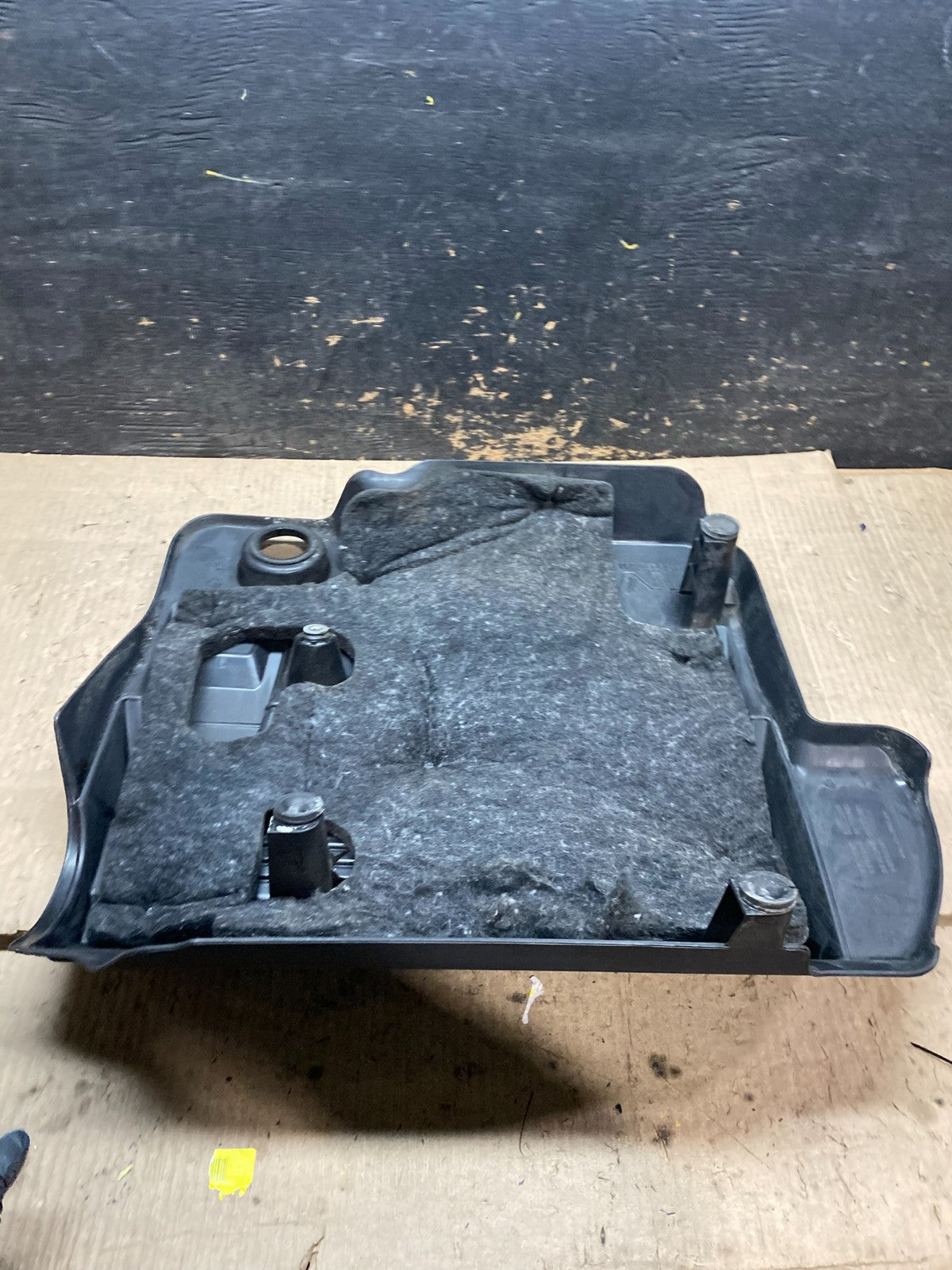 2010 to 2015 GMC Terrain Plastic Engine Cover Shield x8168 DG4