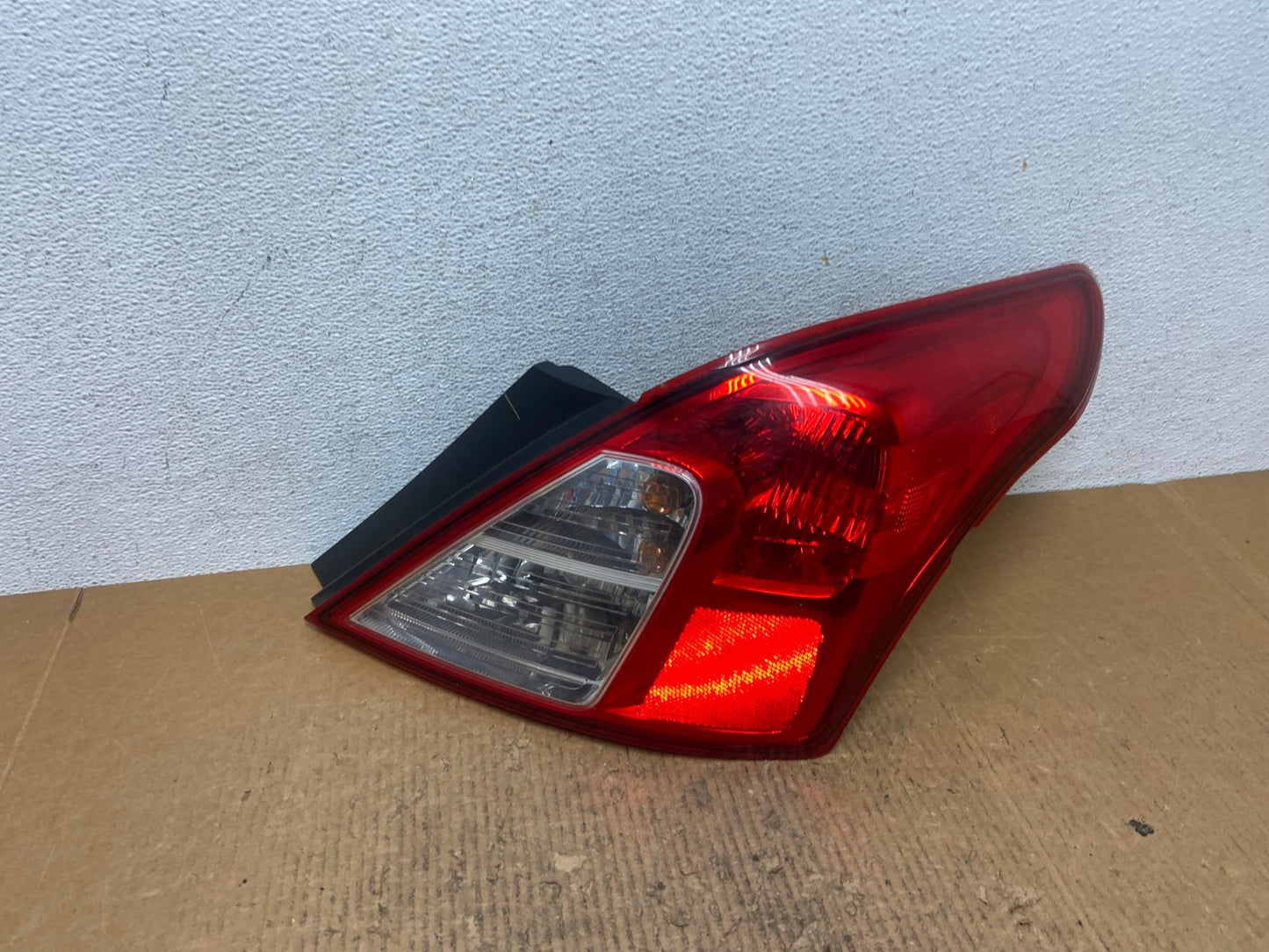 2012-2019 Nissan Versa Sedan Right Side Passenger Rh Tail Light AE2601 LK0