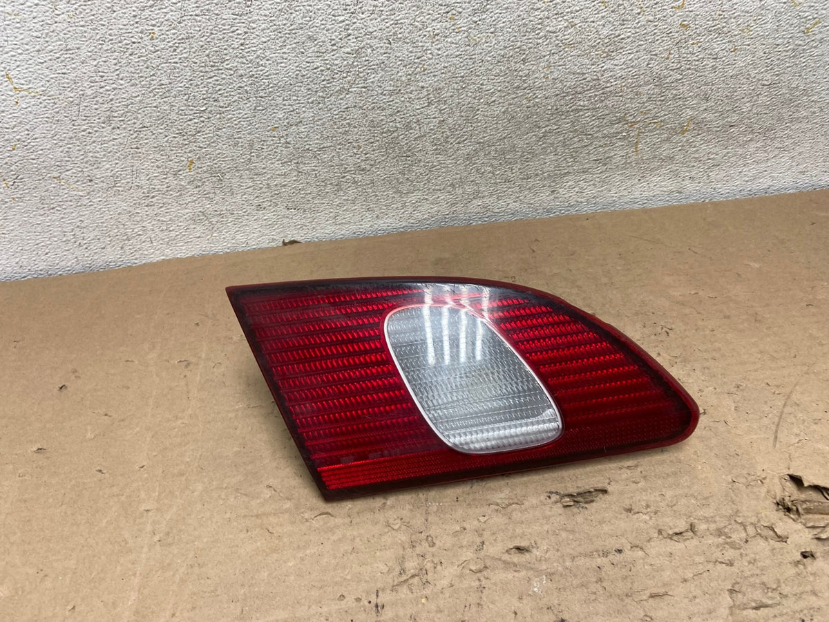 1998-2000 Toyota Corolla Left Driver LH Side Inner Tail light AI1125 LK0