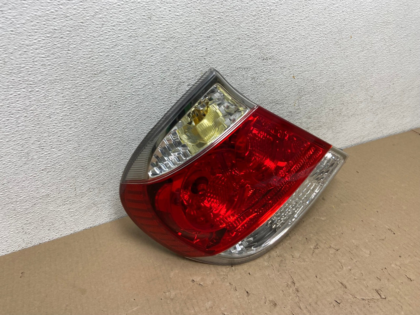 2005 to 2006 Toyota Camry Tail Light Left Driver Lh Side AE9742 LK2