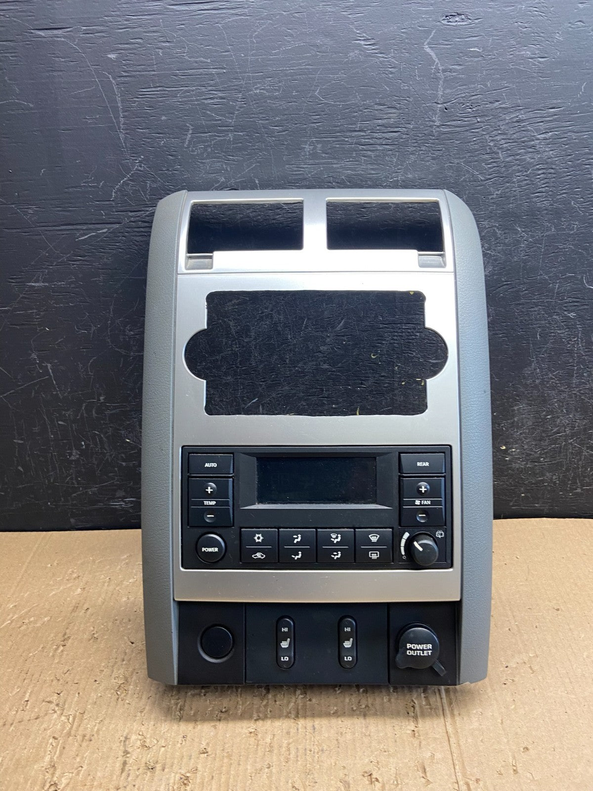 2005-2009 Dodge Durango Heat AC Climate Temp Control Radio Bezel af1616 DG0