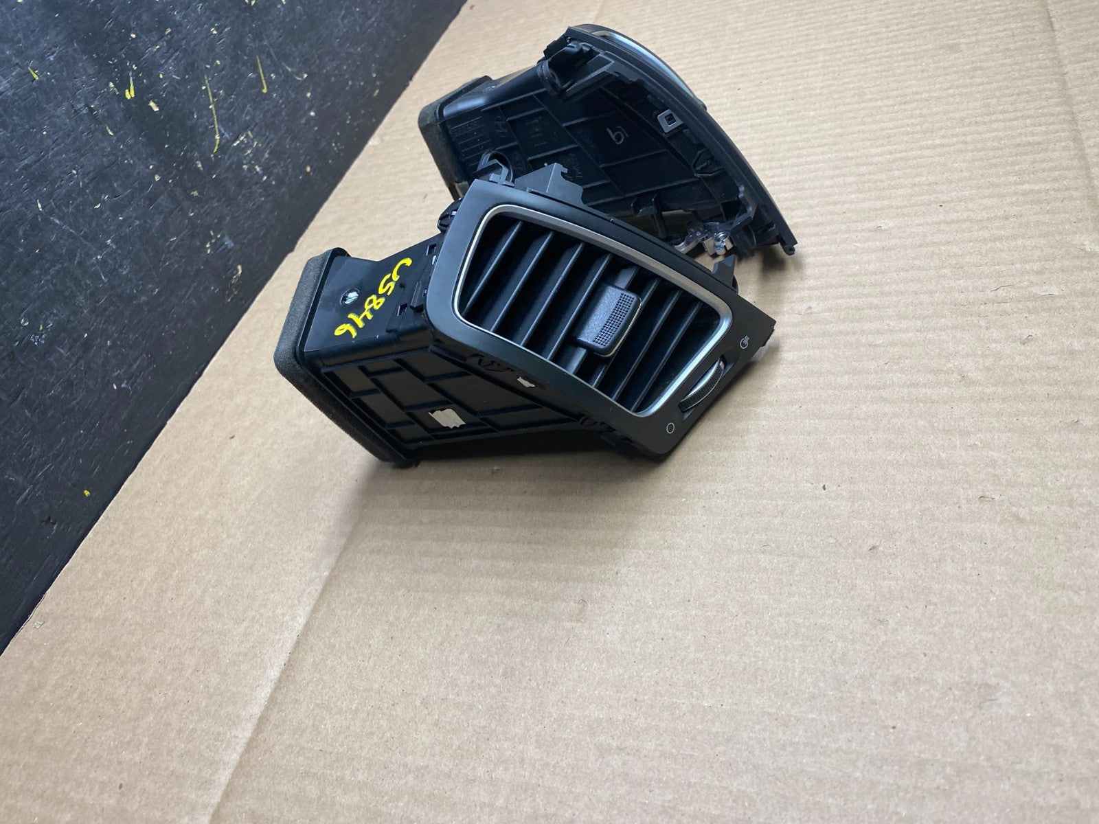 2014 2015  Kia Sorento Front Dash Left+Right Set Side A/C Air Vent U5846 DG2