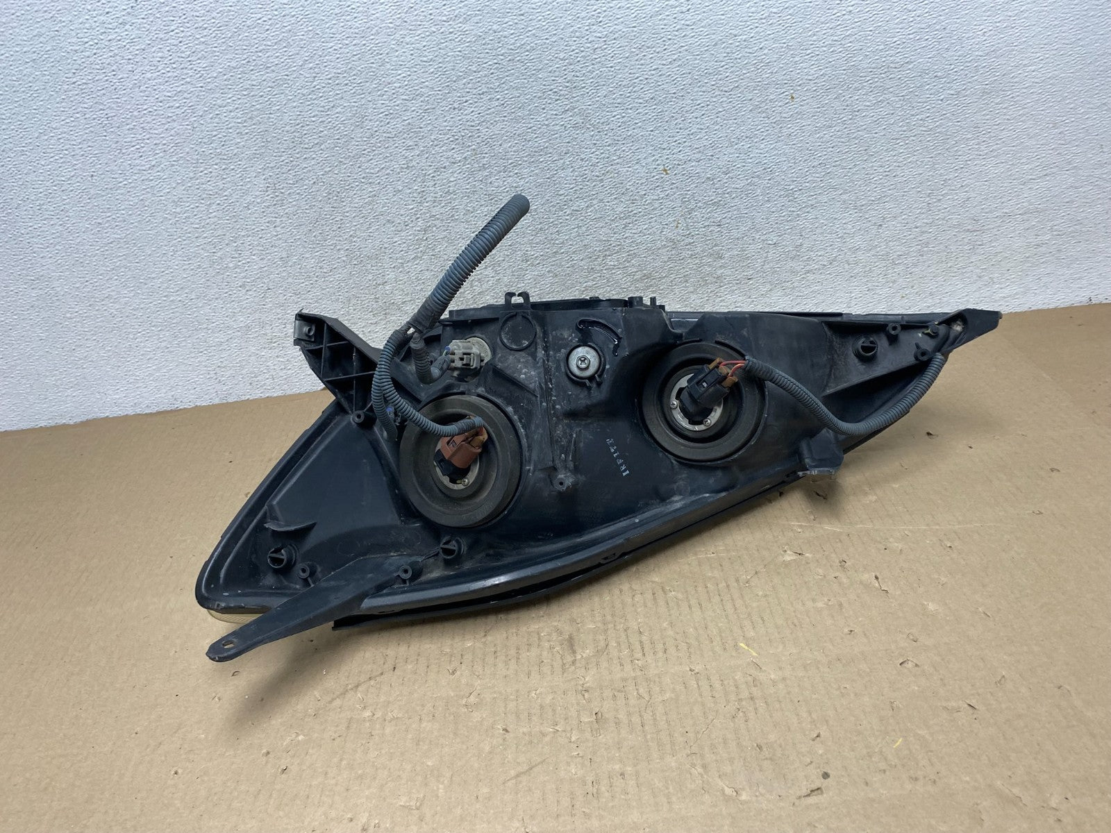 2004-2005 Toyota Sienna Right Passenger Halogen Headlight AG5928 DW7