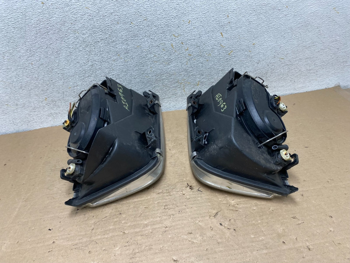 2002 to 2004 Volkswagen Jetta Left+Right Headlights AI0963 DW10