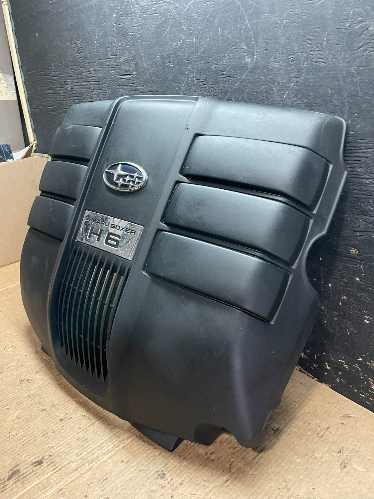 2007 to 2014 Subaru Tribeca 3.0L Factory Engine Cover 14025AA24A z6044 DG2