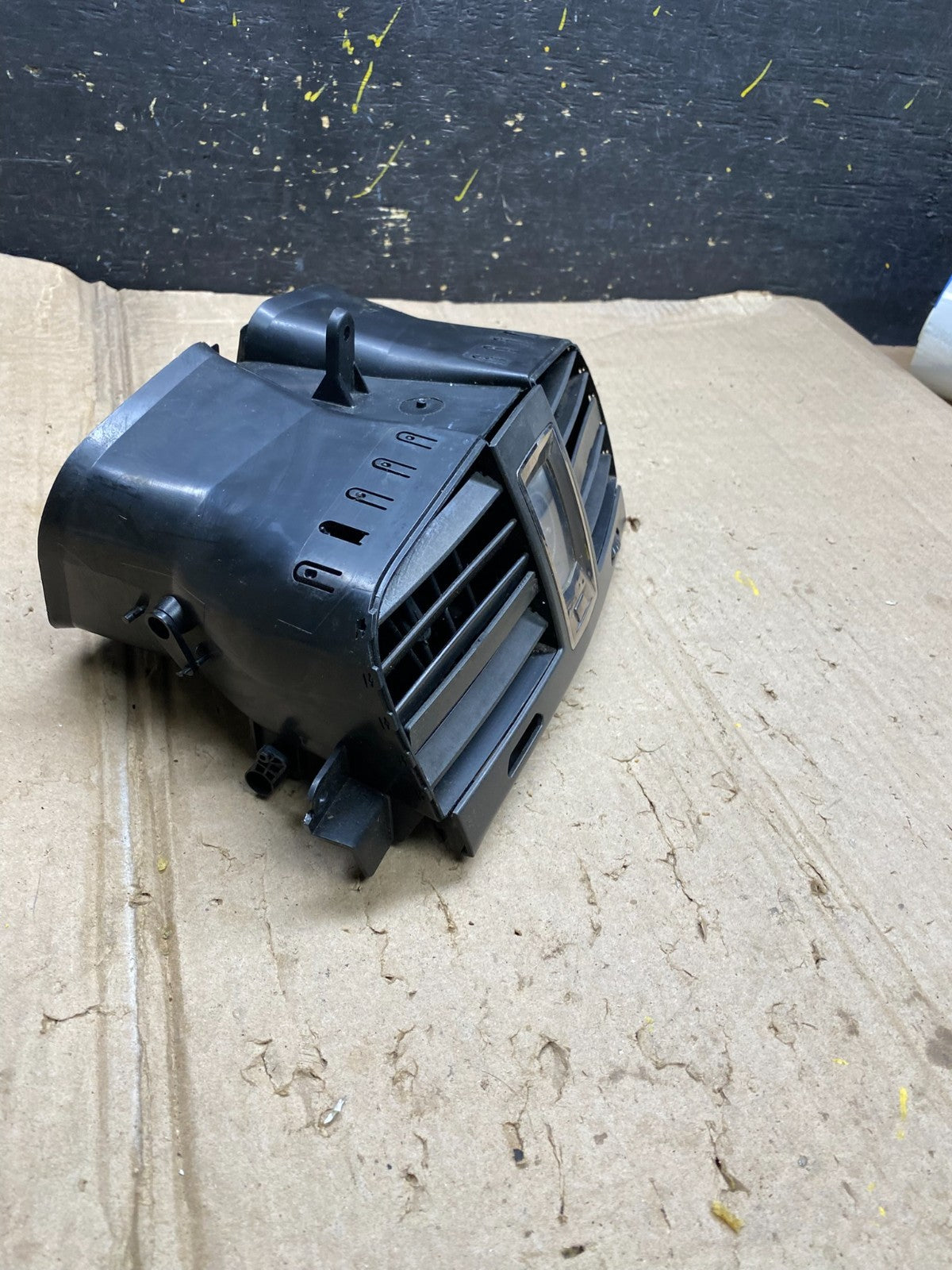 2007 to 2009 Cadillac SRX Front Center Dash Clock Air Vent x5971 DG1