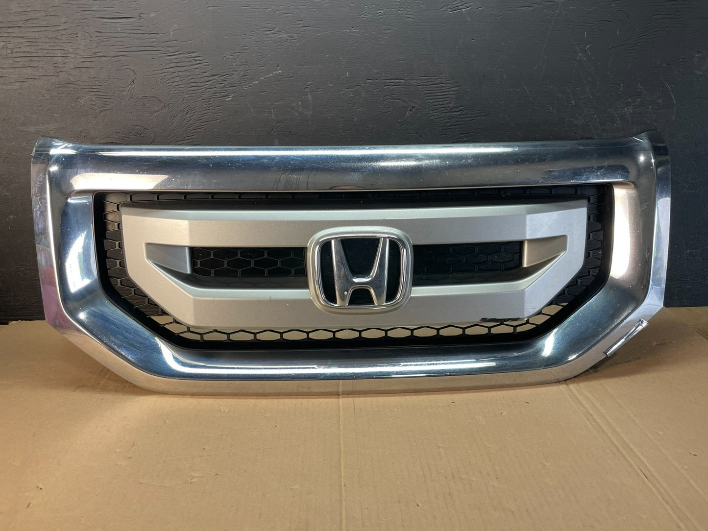 2009 to 2011 Honda Pilot Front Upper Grill Grille AD8396 DG0