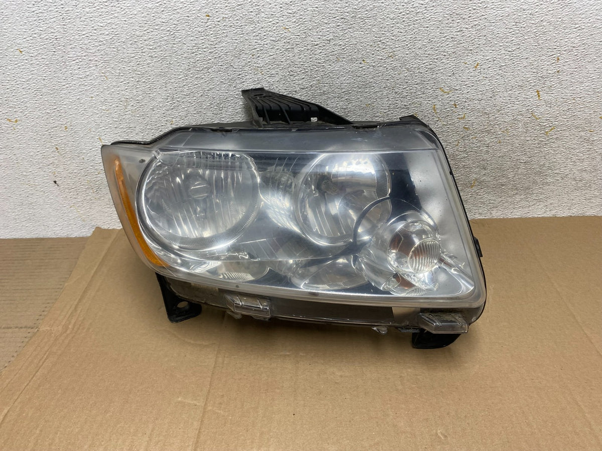 2011-2013 Jeep Grand Cherokee Right Passenger Halogen Headlight AI1145 DW0