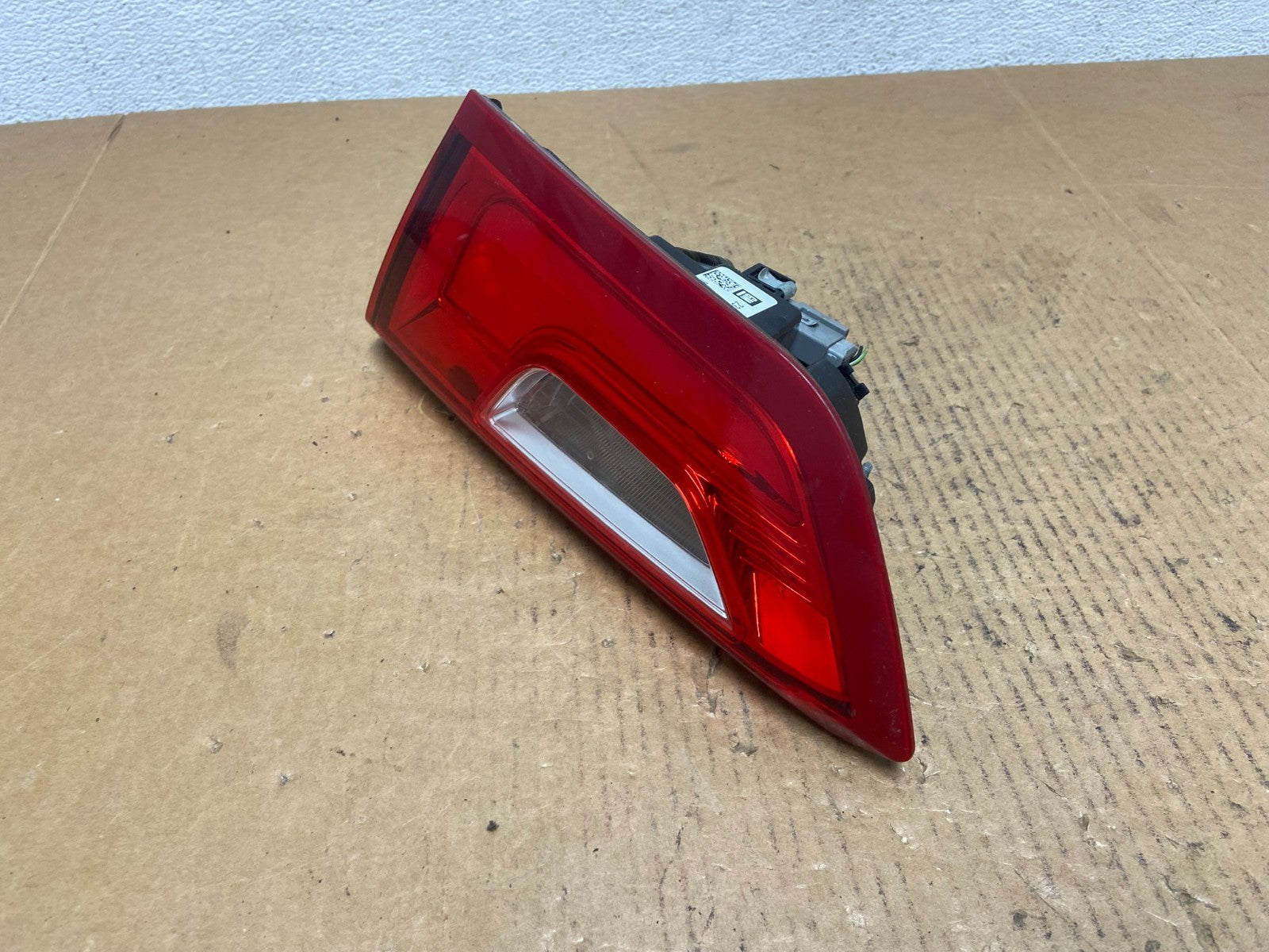 2016 - 2019 Chevrolet Malibu Right Passenger RH Inner Tail Light AE0447 DG1