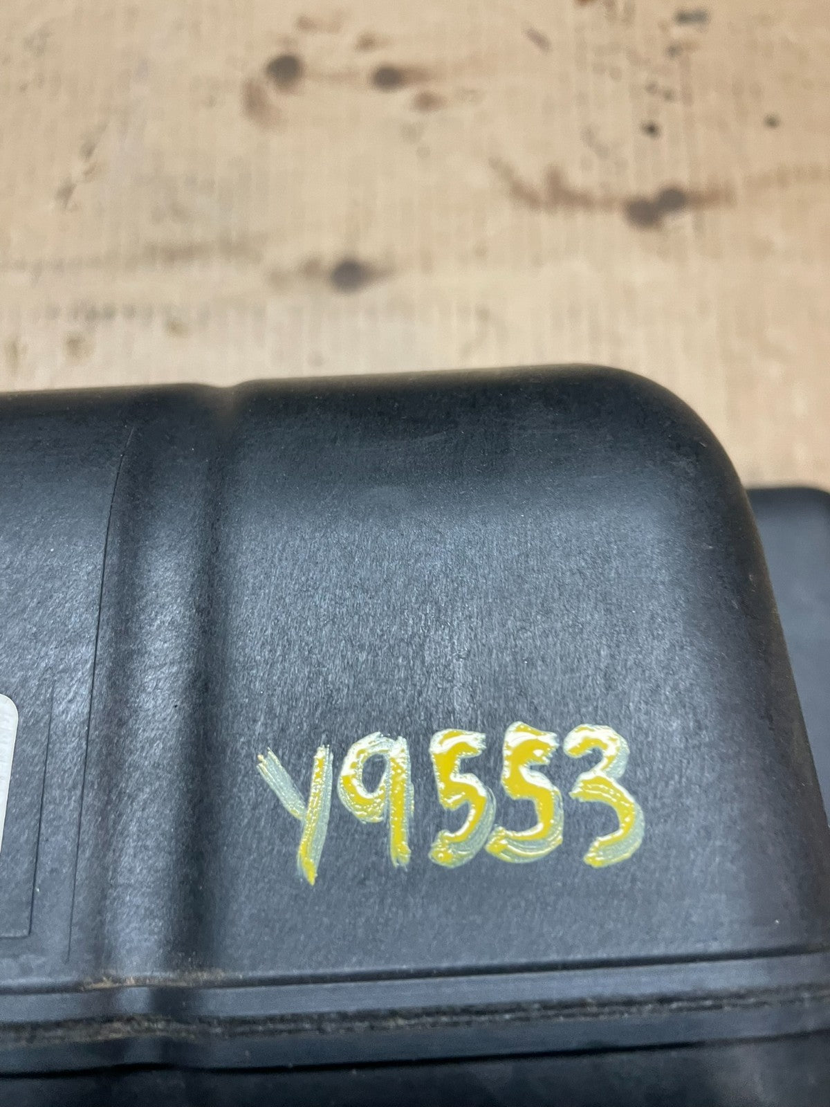 2007 - 2009 Cadillac SRX Subwoofer Bose Speaker OEM Y9553 DG7