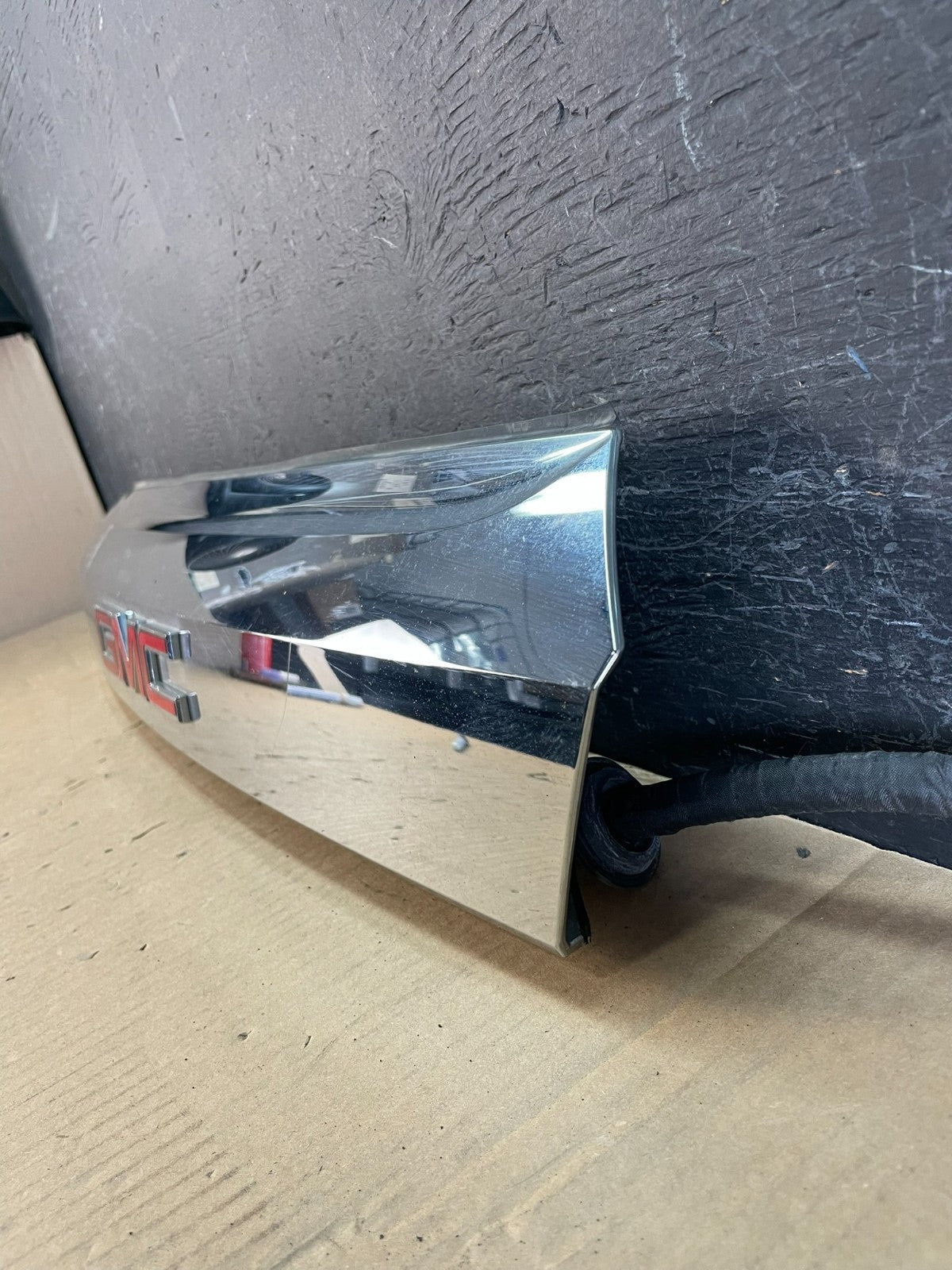 2010-2015 Gmc Terrain Lift Gate Handle Trim Back Up Camera Chrome Panel AD58651