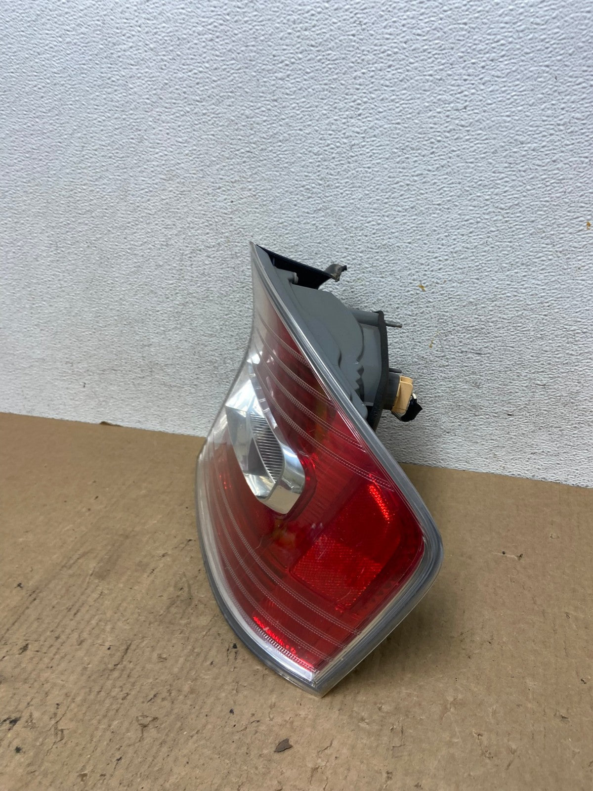 2005 to 2007 Subaru Legacy Outback Right Passenger RH Tail Light AF9894 LK1