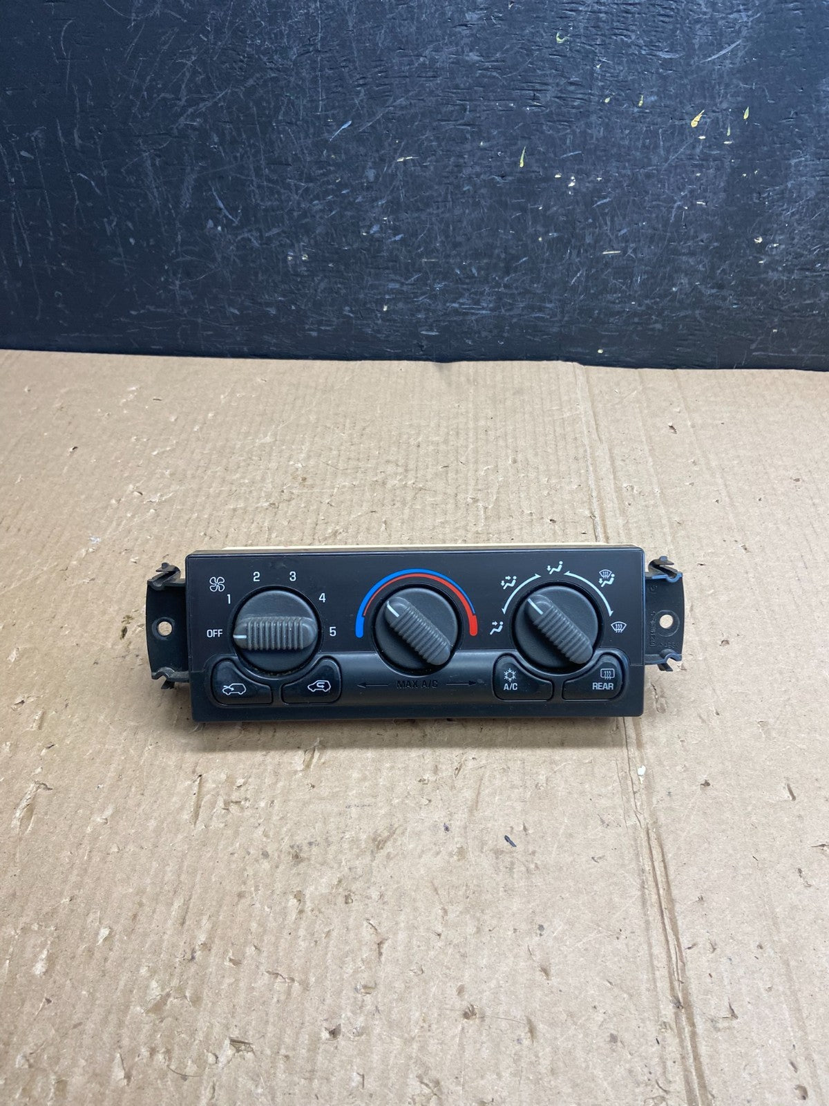 1999 to 2002 Chevrolet Silverado HVAC Heater Climate Control Module AE3998 DG0