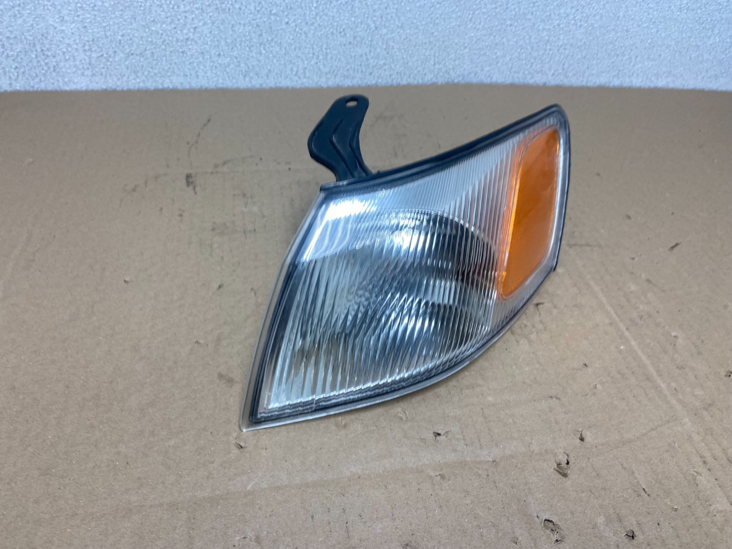 1997 1998 1999 Toyota Camry Left Driver LH Turn Signal AB6159 DW2
